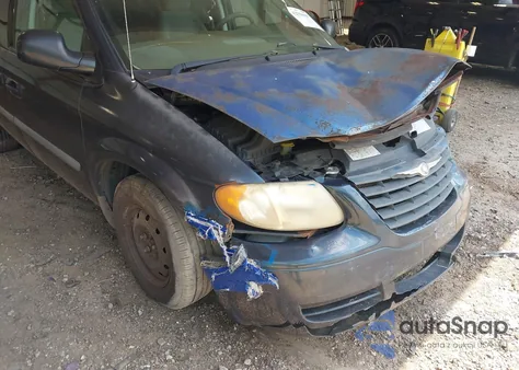 2007 Chrysler Town & Country z USA, uszkodzony, nr VIN 1A4GJ45R87B104867